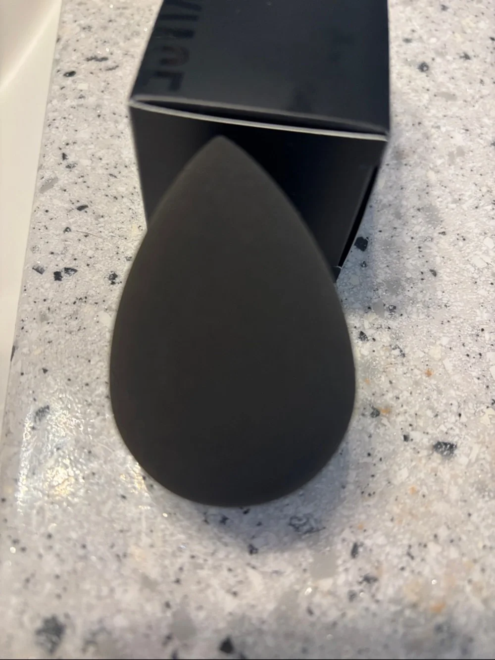 IL MAKIAGE The Blender Flawless Base Makeup Sponge - Black NWT - Picture 4 of 4